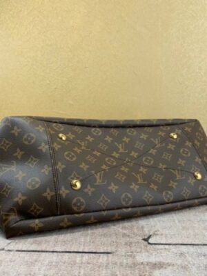 Louis Vuitton Replica Artsy MM Bag Monogram Canvas M44869