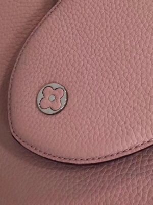 Louis Vuitton Replica Capucines MM Bag M94471 Magnolia