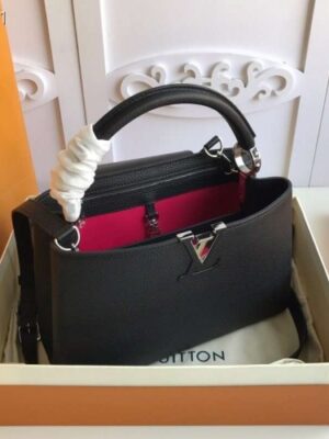 Louis Vuitton Replica Capucines PM Bag M42242 Black/SiLV Replicaer