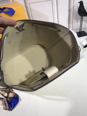 Louis Vuitton Replica Lockme Bucket M53081