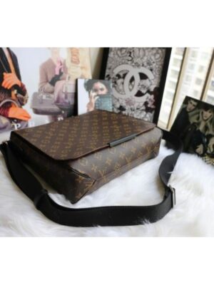 Louis Vuitton Replica M40934 Monogram Macassar Canvas District MM