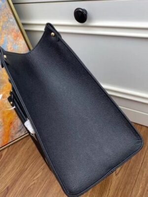 Louis Vuitton Replica M45495 LV Replica OnTheGo MM medium tote bag Black Embossed grained cowhide leather