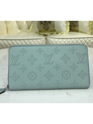 Louis Vuitton Replica M69215 LV Replica Zippy wallet in Blue Mahina calf leather