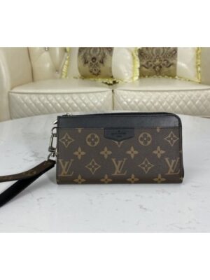 Louis Vuitton Replica M69407 LV Replica Zippy Dragonne wallet in Monogram coated canvas