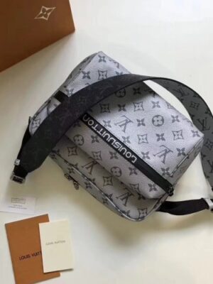 Louis Vuitton Replica Men's Messenger Monogram Outdoor Bag M43859 SiLV Replicaer 2018