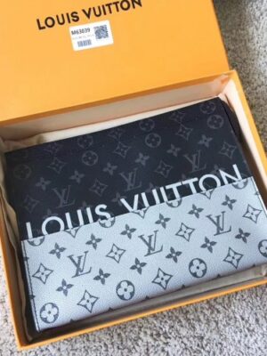 Louis Vuitton Replica Monogram Eclipse Split Pochette Voyage MM Bag M63039 SiLV Replicaer 2018