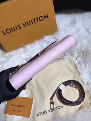 Louis Vuitton Replica Monogram Vernis Leather Envelope Clutch on Chain M90990 Light Pink