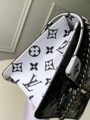 Louis Vuitton Replica Monogram Vernis Patent Leather LV Replica Wynwood Bag M90445 Noir 2019