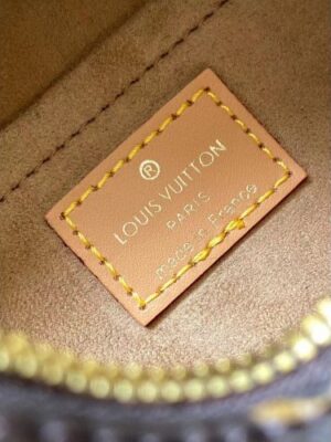 Louis Vuitton Replica Monogram canvas Game On Cœur Bag M57456