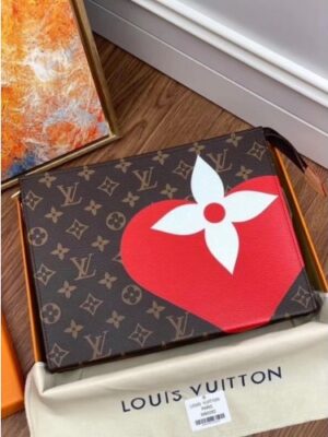 Louis Vuitton Replica Monogram canvas  Game On Toiletry Pouch 26 M80282