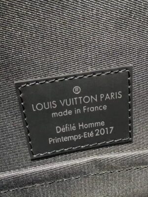 Louis Vuitton Replica Original Leather Lion Print  Men’s Shoulder Bag M54248 Black 2017