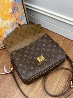 Louis Vuitton Replica Pochette Metis Bag Monogram Reverse M44876