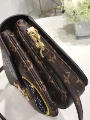 Louis Vuitton Replica Pochette Metis in Monogram Canvas M43991 2018