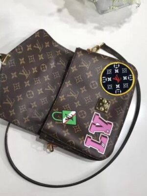 Louis Vuitton Replica Pochette Metis in Monogram Canvas M43991 2018