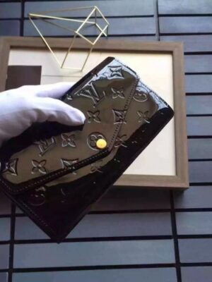 Louis Vuitton Replica SARAH WALLET MONOGRAM VERNIS Black