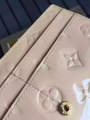 Louis Vuitton Replica SARAH WALLET MONOGRAM VERNIS Dune M90209