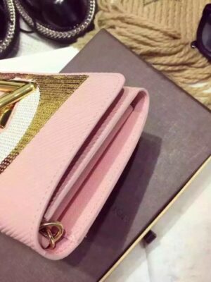 Louis Vuitton Replica TWIST CHAIN WALLET M62334 PINK