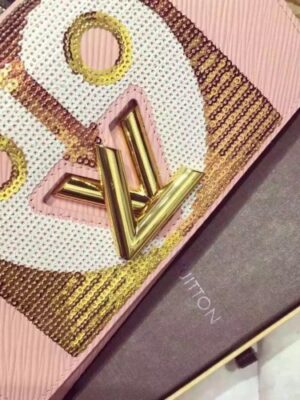 Louis Vuitton Replica TWIST CHAIN WALLET M62334 PINK